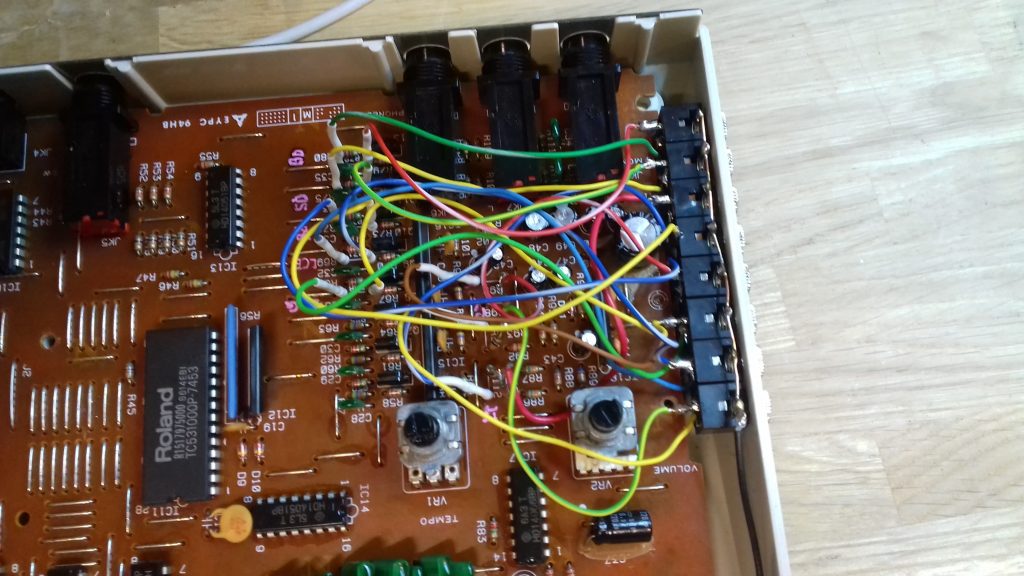 Roland TR-505 – A Better Mod for Individual Outputs – 9bit